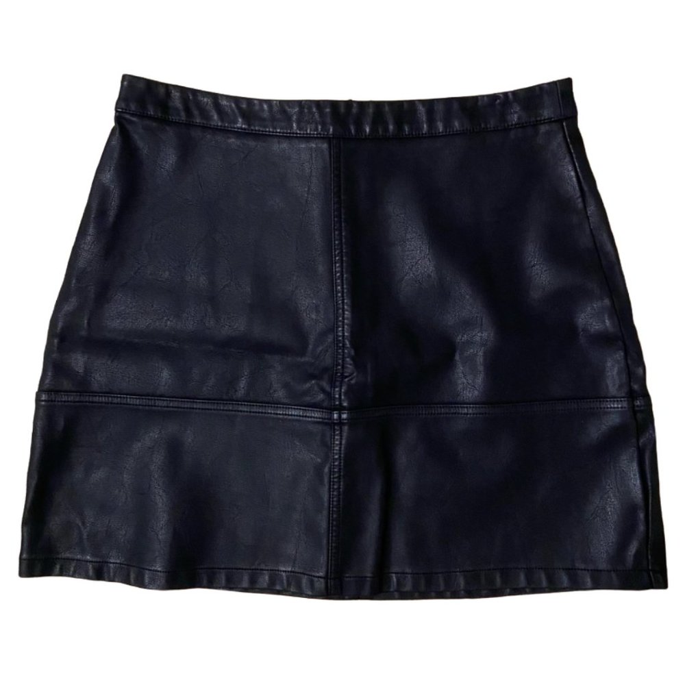 {New Look} NWOT Black Leather Mini Skirt - size 8